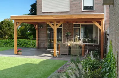 overkapping aan huis hout